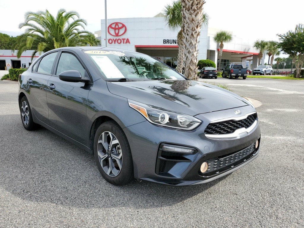 Pre-Owned 2019 Kia Forte FE FWD 4D Sedan