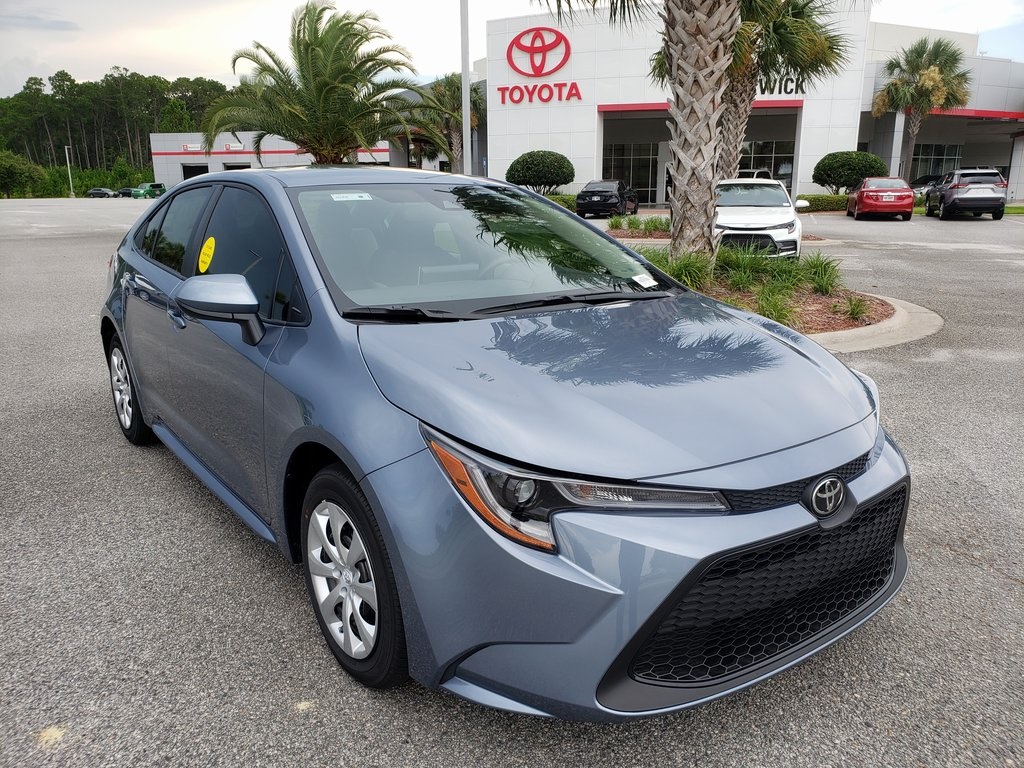 New 2021 Toyota Corolla LE FWD 4